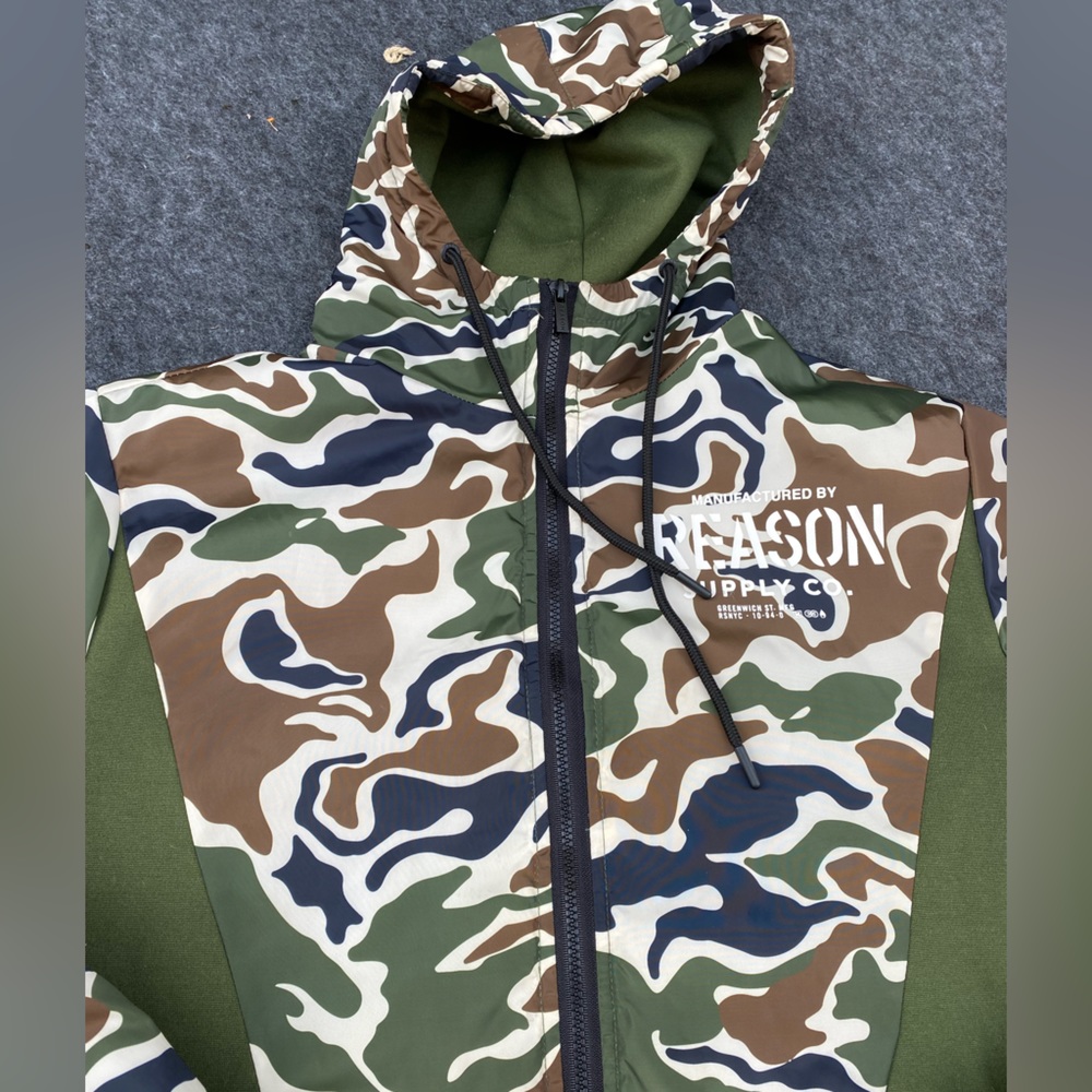 Reason Men Sz Medium Green Camo puffer coat Full Zip